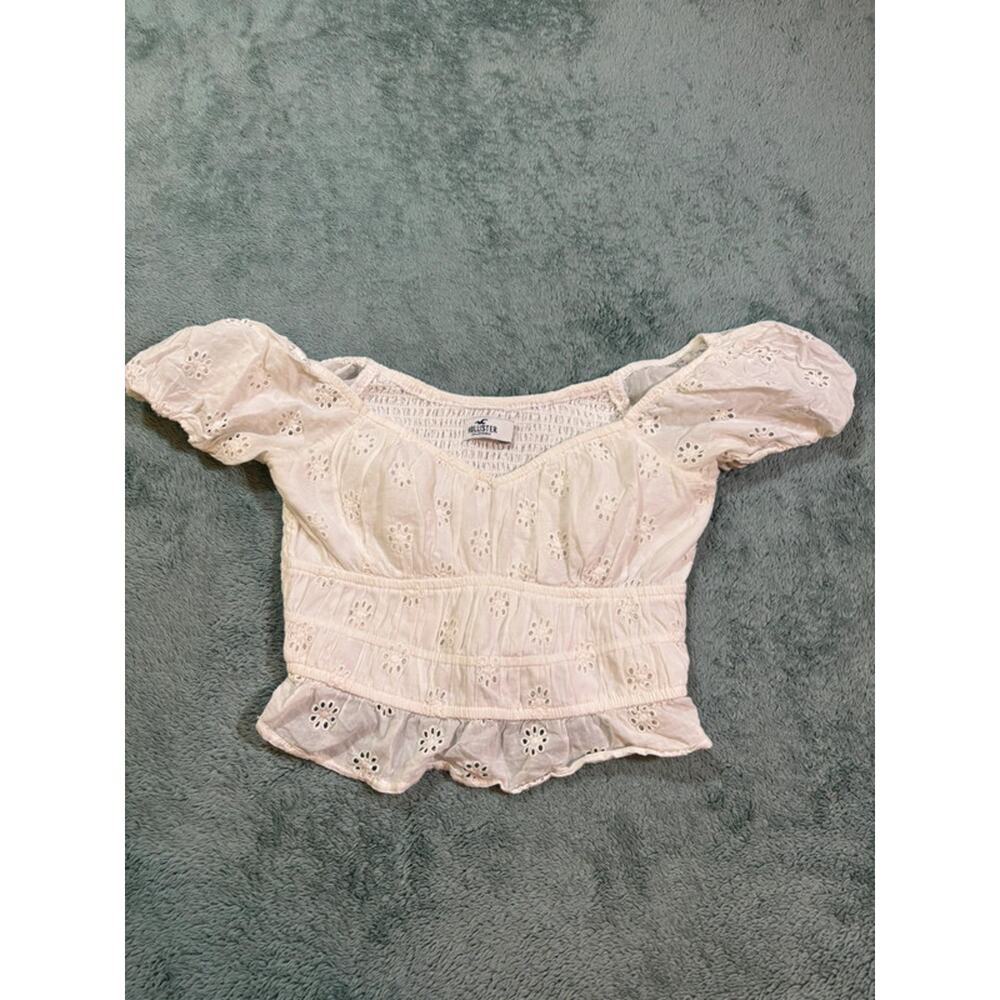 Hollister White Blouse Small Tee Soft Material US Size (XS) 2/UK 6-8
